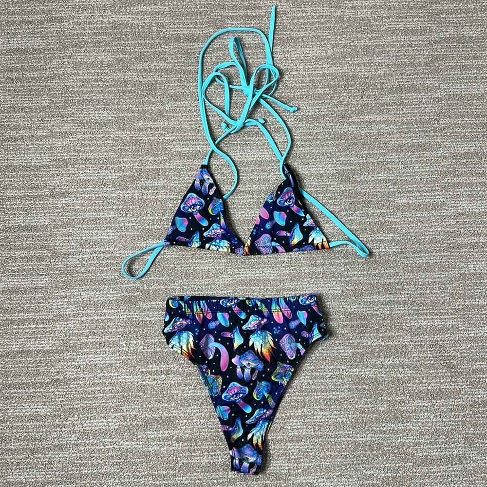 Multicolor Jellyfish Print Bandeau Bikini Top in Black with Teal Ties - Picture 2 of 3